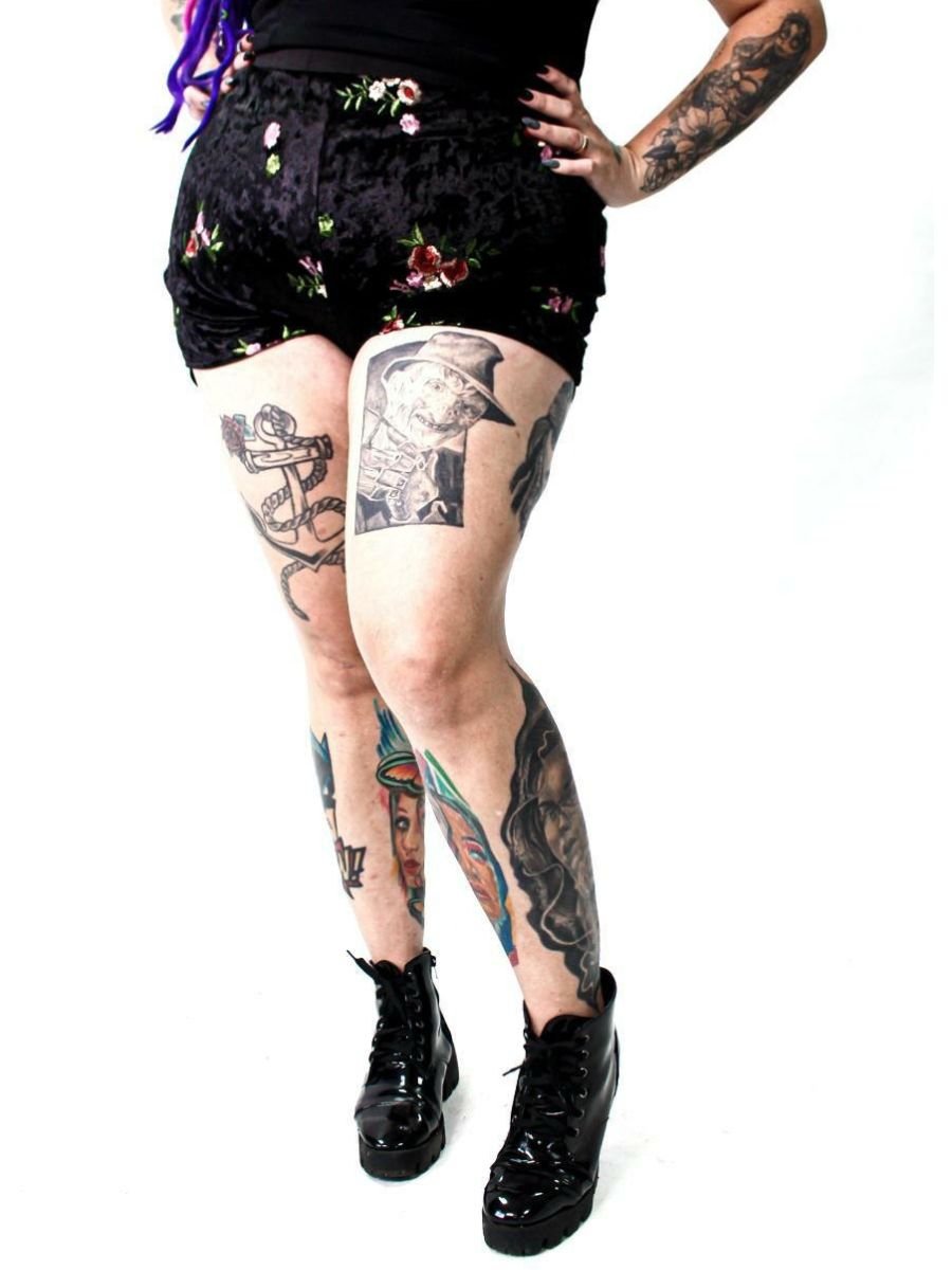 Shorts Hot Pants Veludo Bordado Jannet