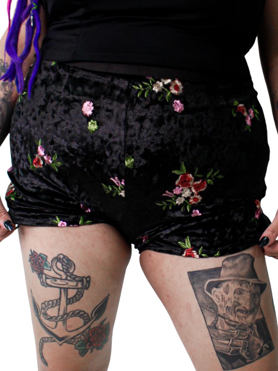 Shorts Hot Pants Veludo Bordado Jannet
